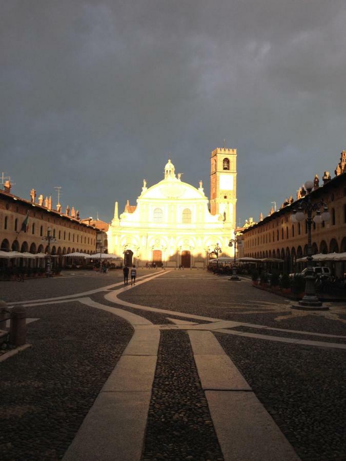 Casa dolce casa Villa Vigevano Esterno foto